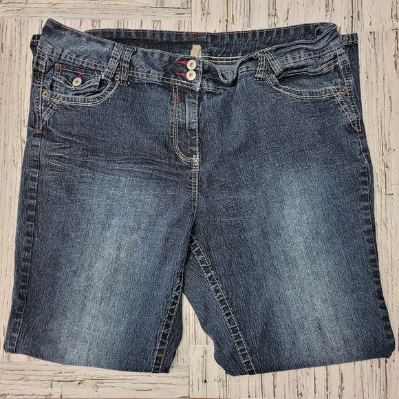 Mid Rise Bootcut Demin Blue Jeans - Picture 2 of 8